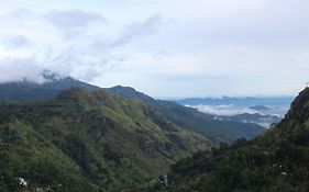 Amado Homestay Ella